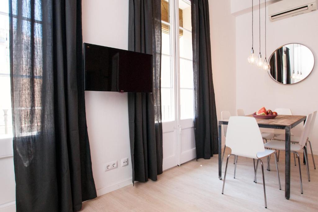Short Stay Group Gracia Serviced Apartments Барселона Стая снимка