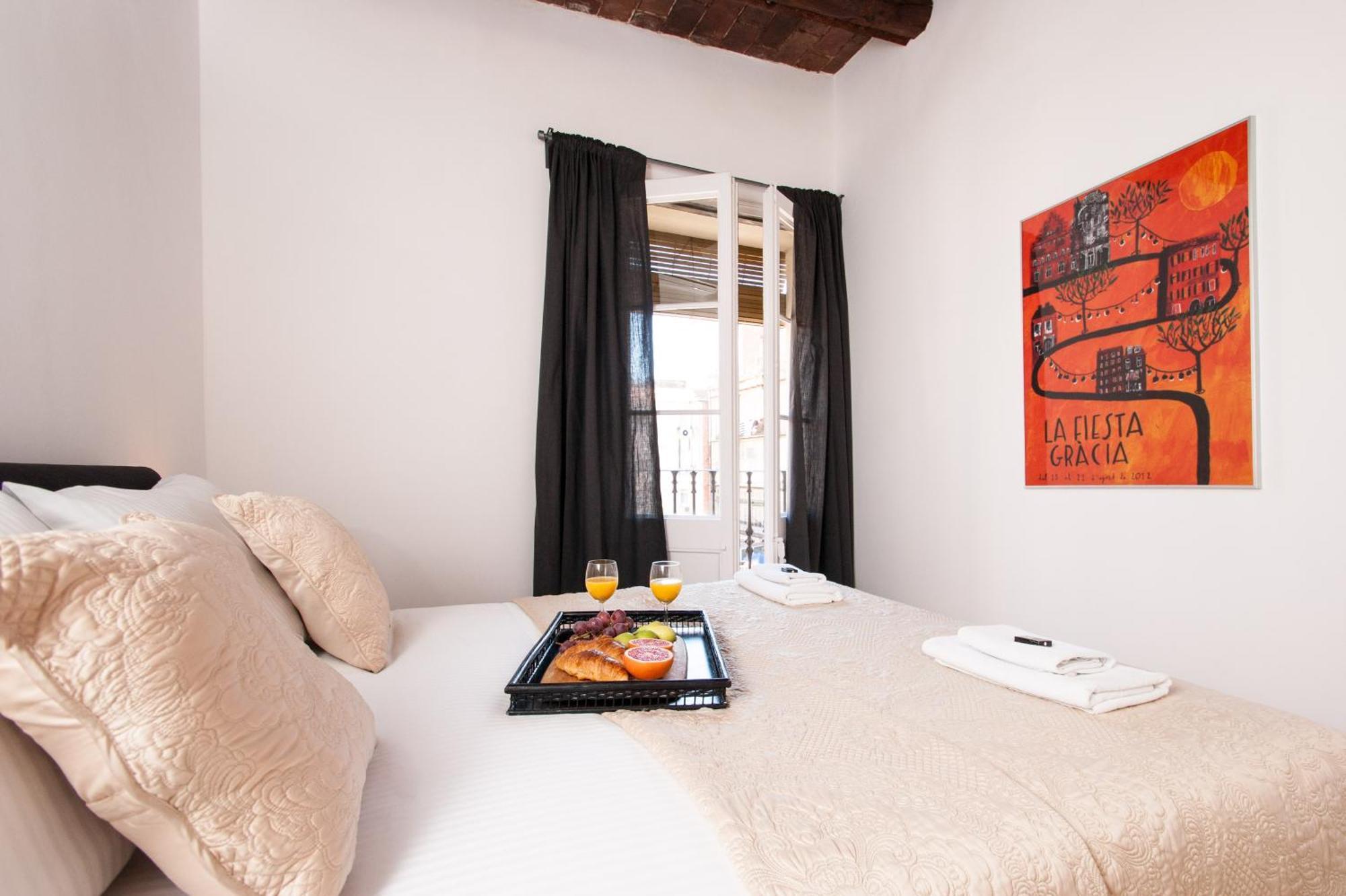 Short Stay Group Gracia Serviced Apartments Барселона Екстериор снимка