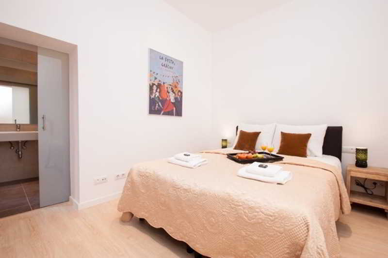 Short Stay Group Gracia Serviced Apartments Барселона Екстериор снимка