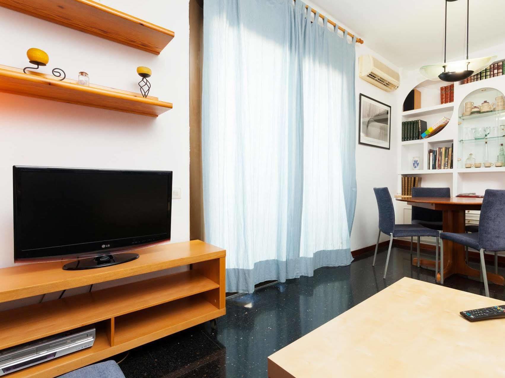 Short Stay Group Gracia Serviced Apartments Барселона Екстериор снимка